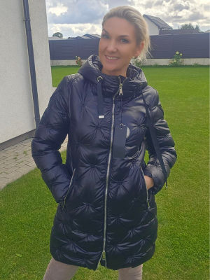 Itališka pūkinė striukė su kapišonu – juoda